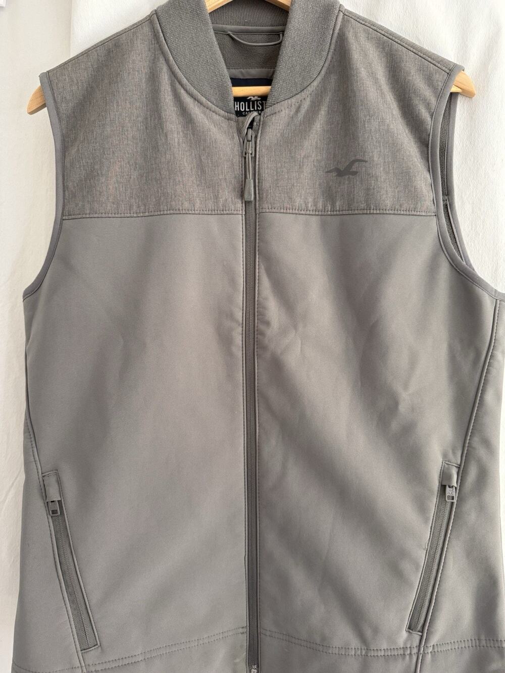 Hollister Gray Full Zip Vest Stand-Up Collar Logo Accent Men's Size M Preppy